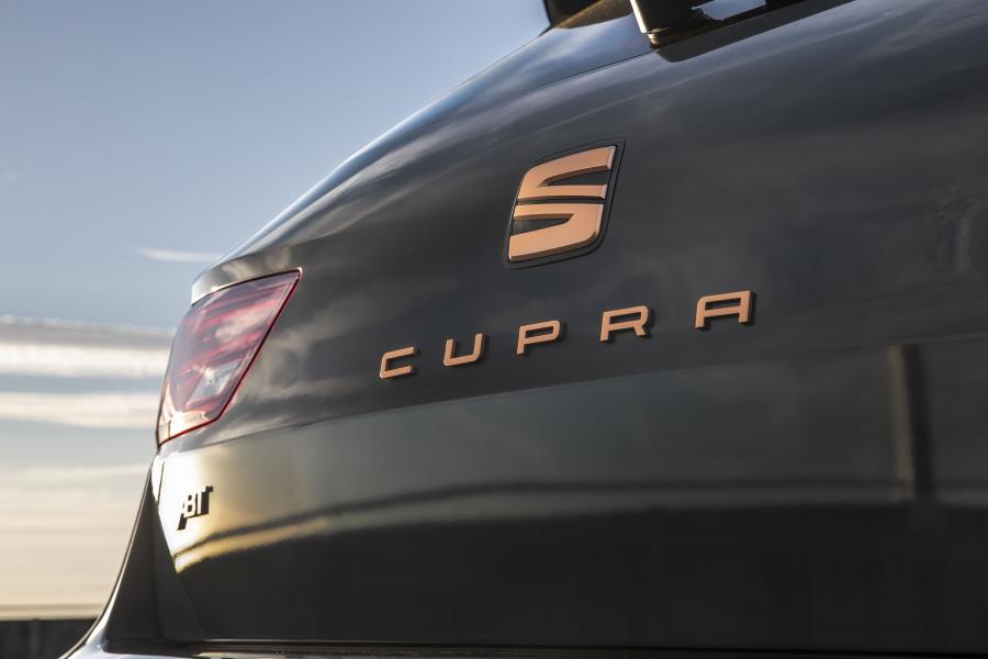 Логотип Seat Leon Cupra R ST (5F) 2019 года  (UK) (фото 23 из 40)